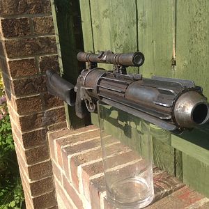 Decidet to go to Halloween as Boba , decided to start with EE3 Blaster, , used Wizardofflight's cad drawings